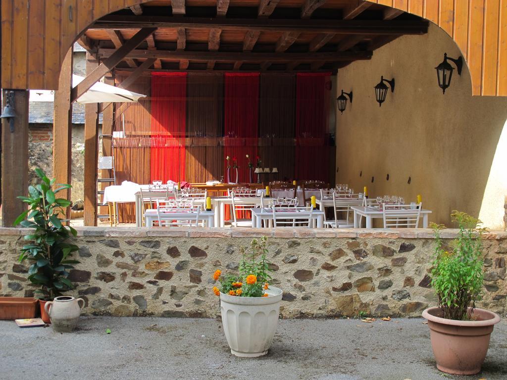 Le Relais De La Caleche Hotel Saint-Denis-d'Anjou Exterior photo